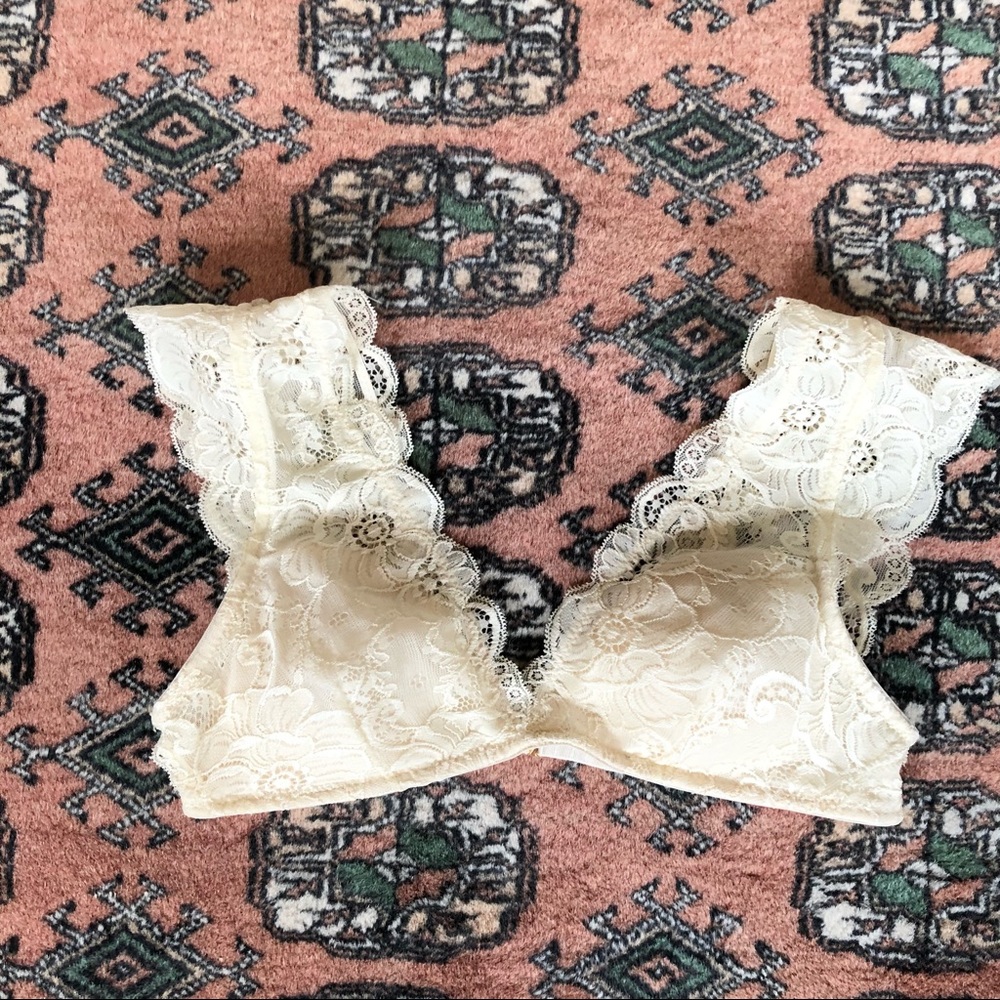 Forever 21 Cream Lace Bralette Sz S